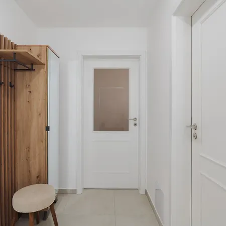 Granite - Cozy Center With Balcony * Praga